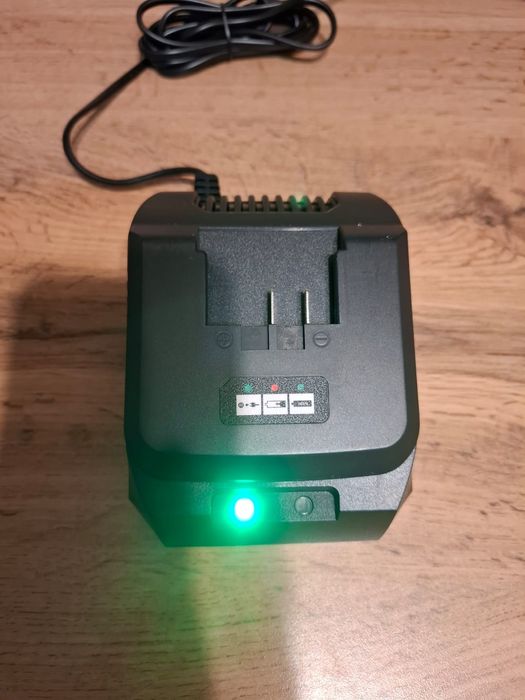 Быстрая зарядка Alteco 21v