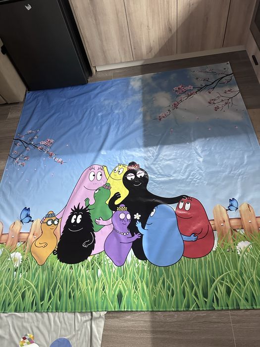 Винил и фигури на тема Барбароните