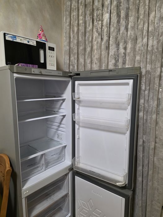 Холодильник Бирюса