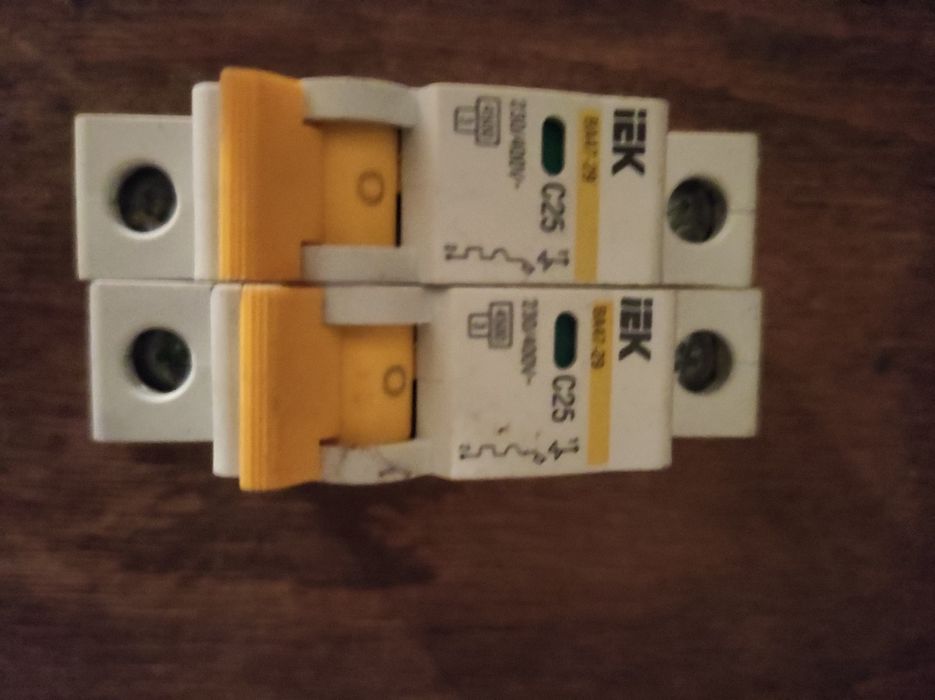 Продаю автоматы для щитков.