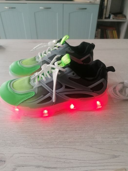 Светещи маратонки с Usb зареждане