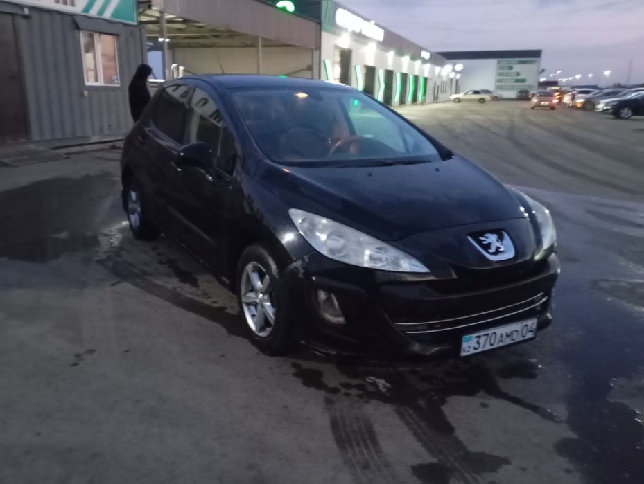Продам автомобиль Пежо 308