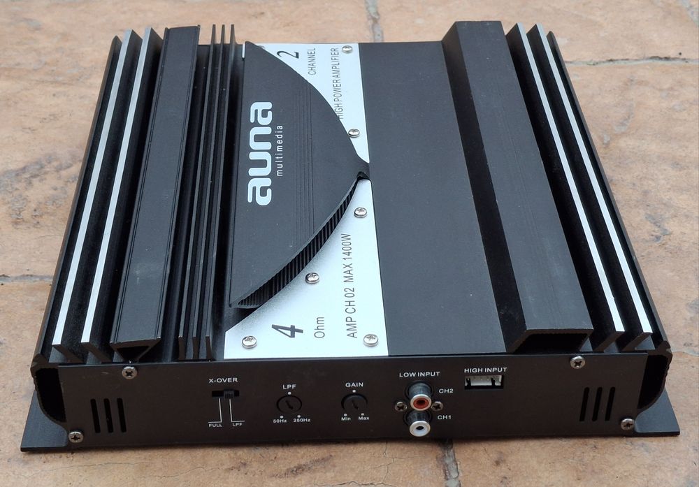 AUNA - statie auto - amplificator