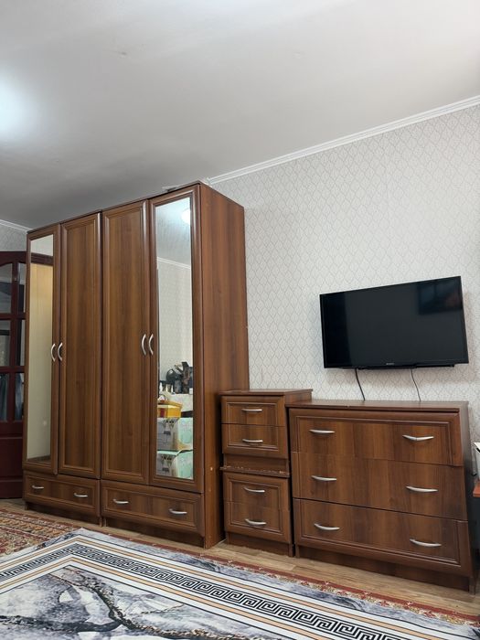 Продается спальный гарнитур