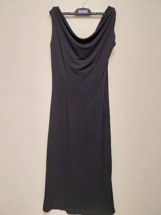 Rochie neagră ocazii