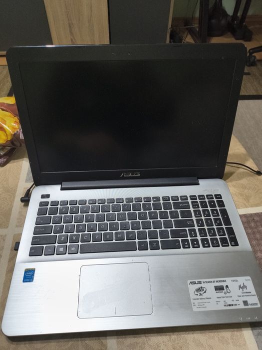 Лаптоп Asus 15,6 инча