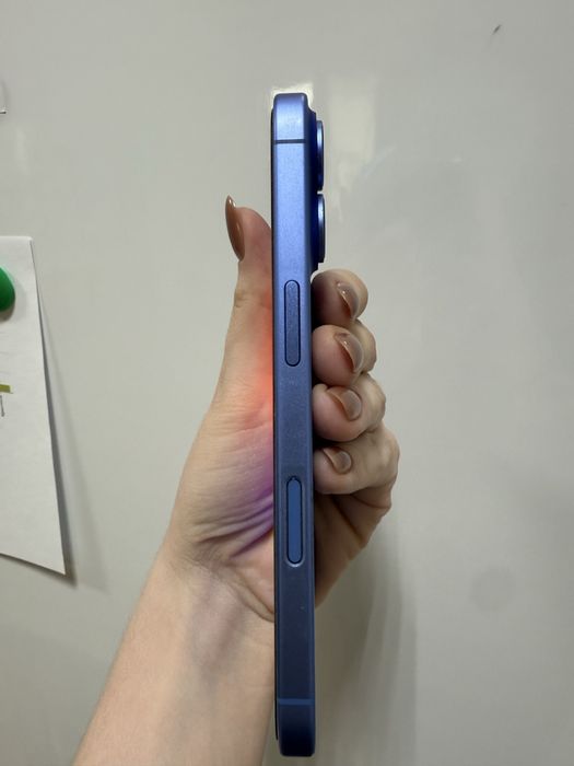 iPhone 16 - 128gb (с гарантией)