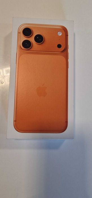 Iphone 17 Pro Max orange