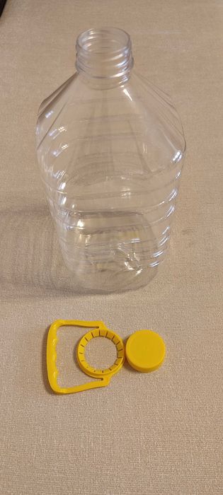 ПВЦ бутилки 5 л. нови