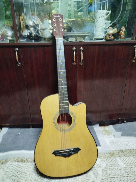 Продаётся гитара акустическая