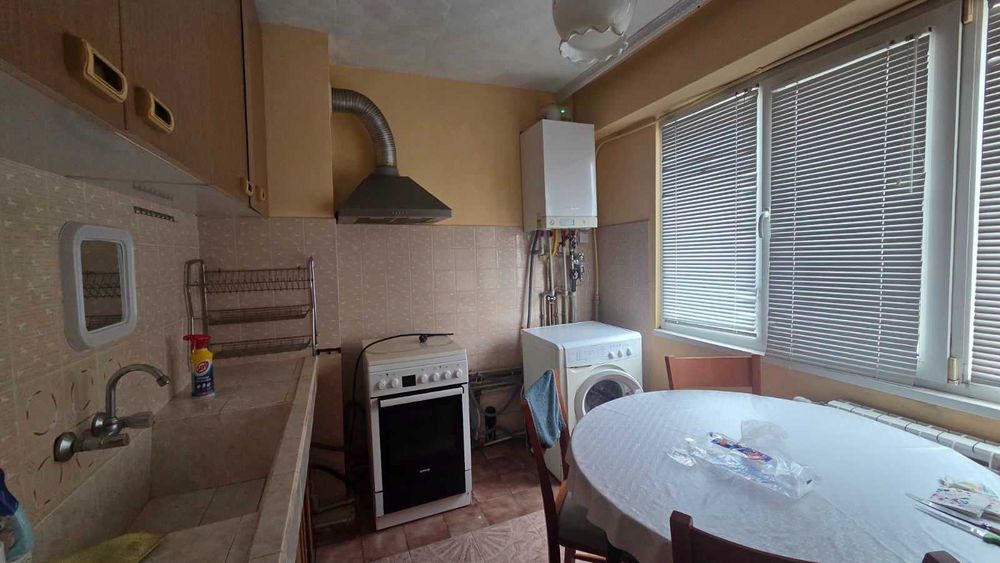 тристаен , обзаведен апартамент под наем