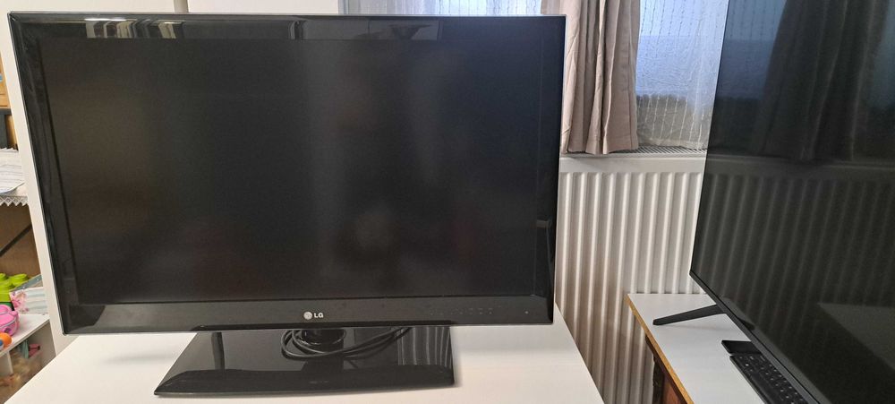 Televizor LG diagonala 90 cm