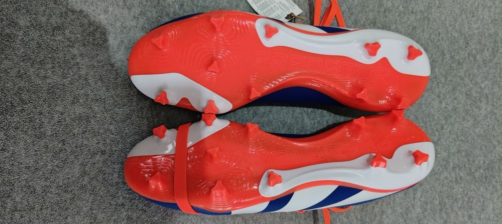 Ghete fotbal Adidas Predator