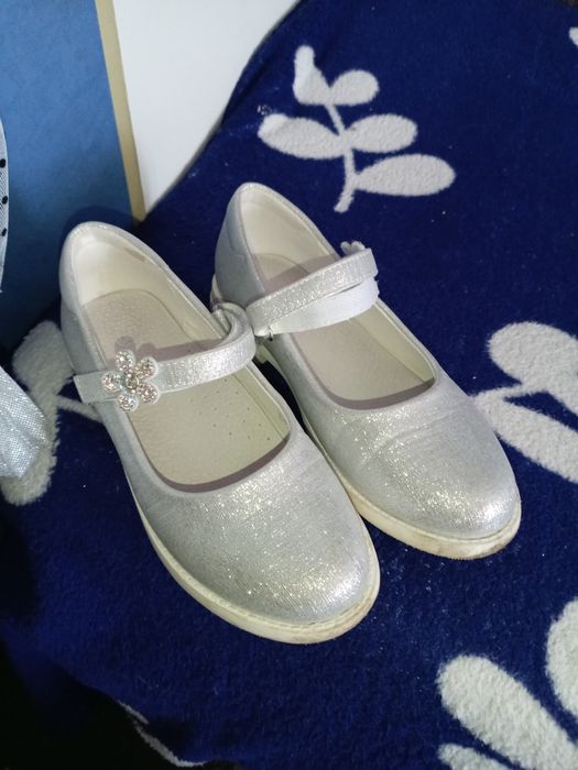 Продам вещи обувь