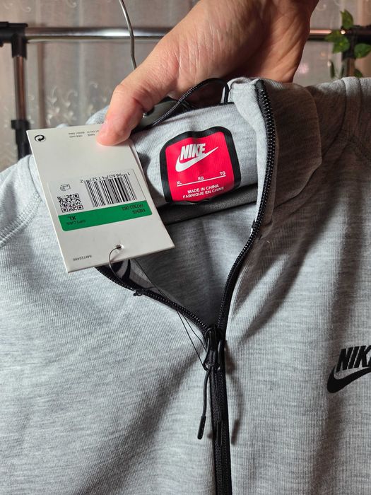 Hanorac Nike Tech Fleece marimea L