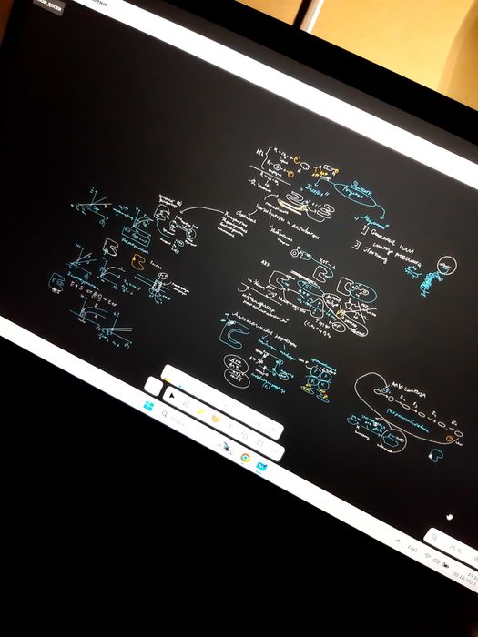 Репетитор по химии, биологии, физике, биохимии и биофизике.