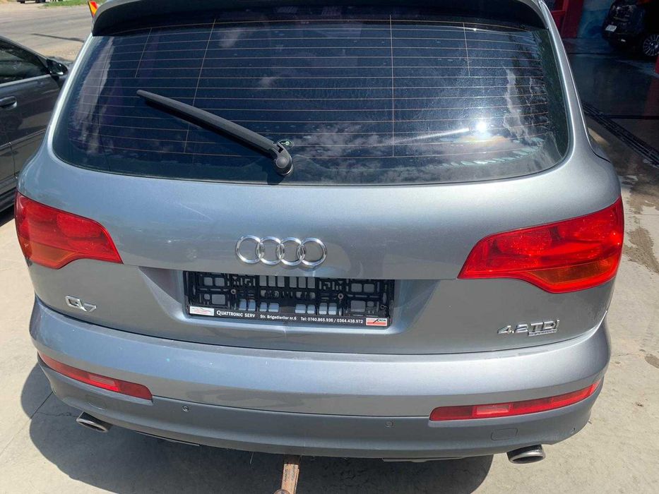 Dezmebrez audi q7 3.0 /cod motor Bug/aripa/far/capota/oglinda/usa/stop
