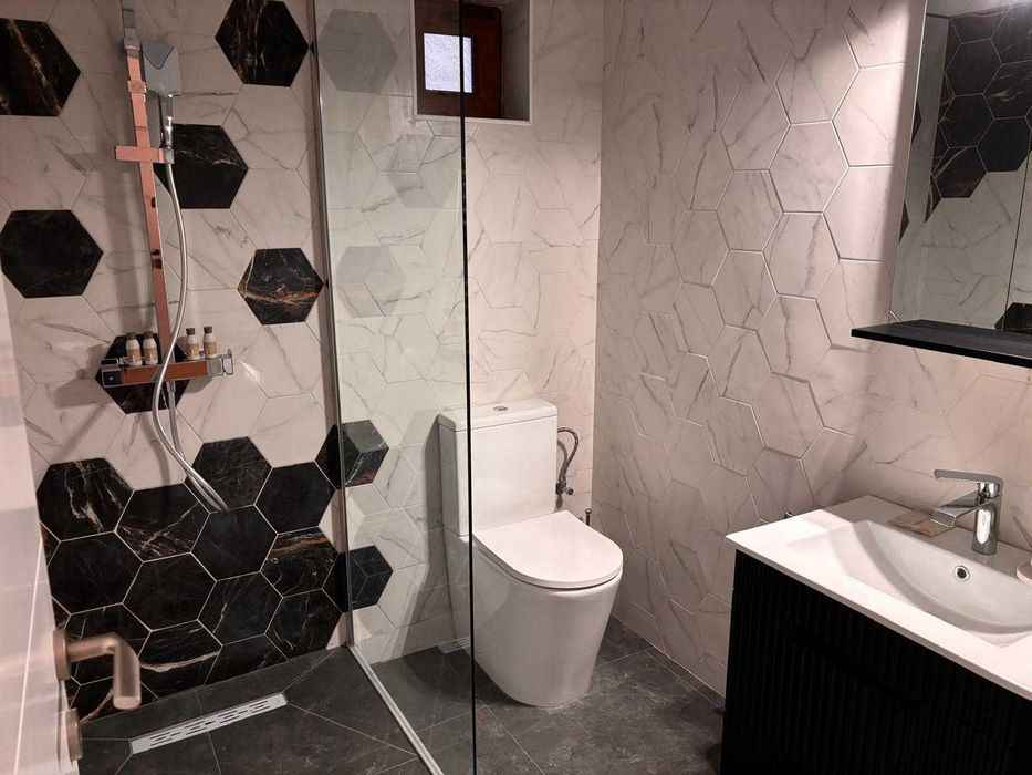 Se inchiriaza 3 garsoniere, Bd Ilie Balacin nr 40 , aproape de Stadionul Ion Oblemenco, centrul orasului, Parcul Nicolae Romanescu, Parcul Tineretului