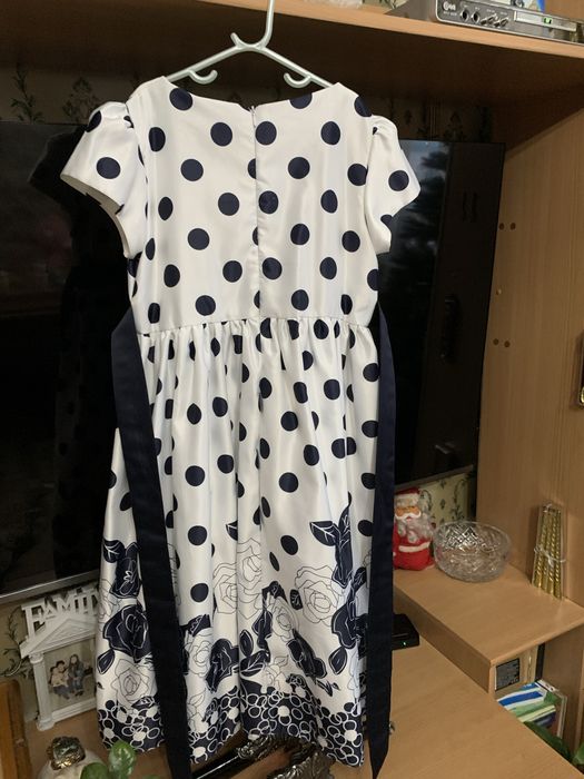 Платье нарядное с поясом