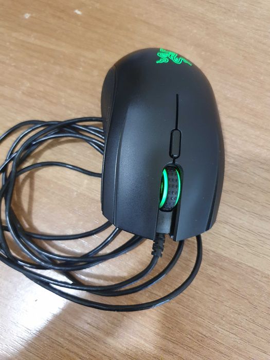 Set periferice gaming tastatura logitech, mouse razer, casti razer