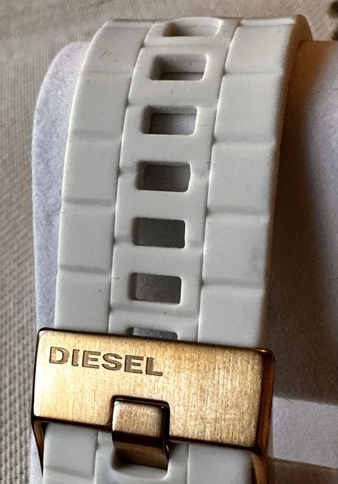 Ceas Diesel alb 44mm