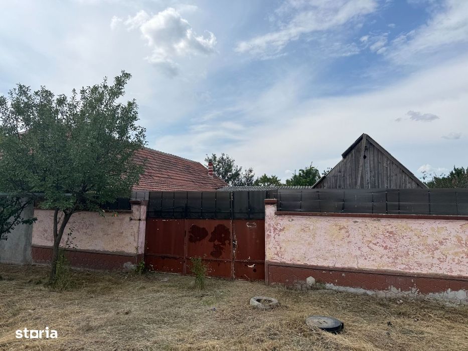 Casă de vânzare – Sântana