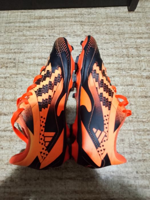 Футболни обувки Адидас