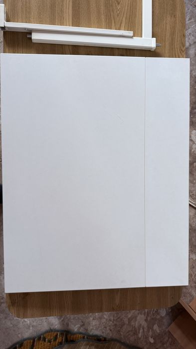 Masa perete pliabila IKEA Norberg si cuptor microunde Samsung