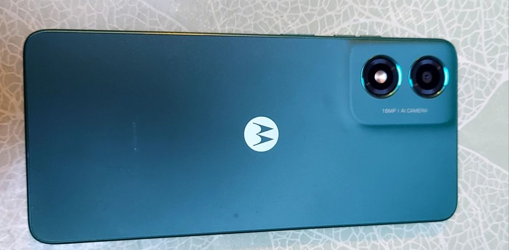 Vând Motorola G04 în stare foarte bună