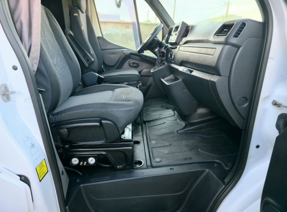 Renault Master TwinCab 8 Europaleti 2021