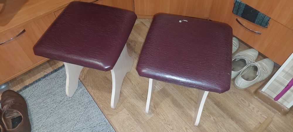 Продам кухонный стол