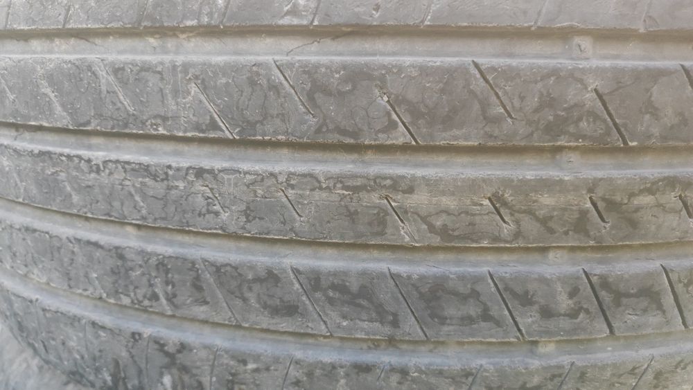 Шина балон R17 215/55