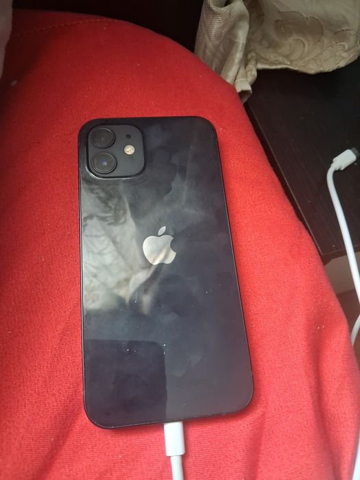 Vând iphone  12 sau schimb