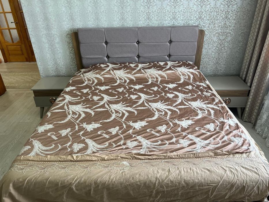 Продам спальный гарнитур