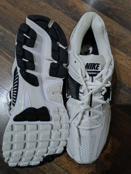 Чистонови маратонки nike womero zoom 5