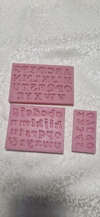 Mulaj litere si cifre pentru pasta de zahar