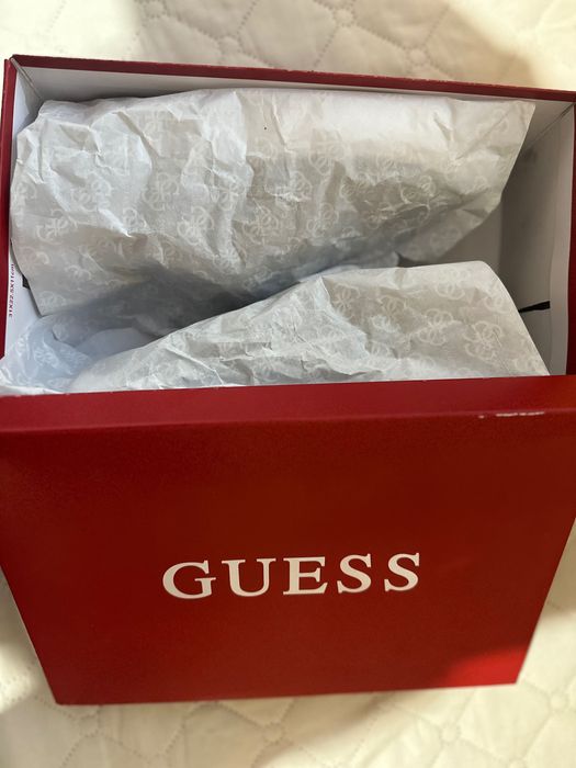Обувки Guess Perhaps7