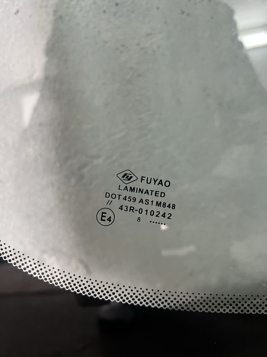 Parbriz Bmw f10/f11 doar cu senzor de ploaie si lumina