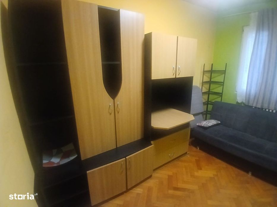 De vanzare apartament 3 camere zona Dacia