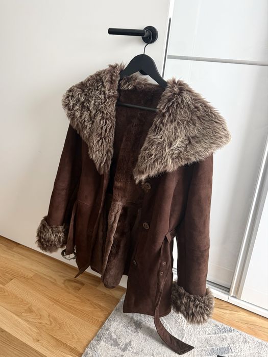 Haina blana Naturala , geaca groasa piele . S-M , Perfecta, cu Gluga .