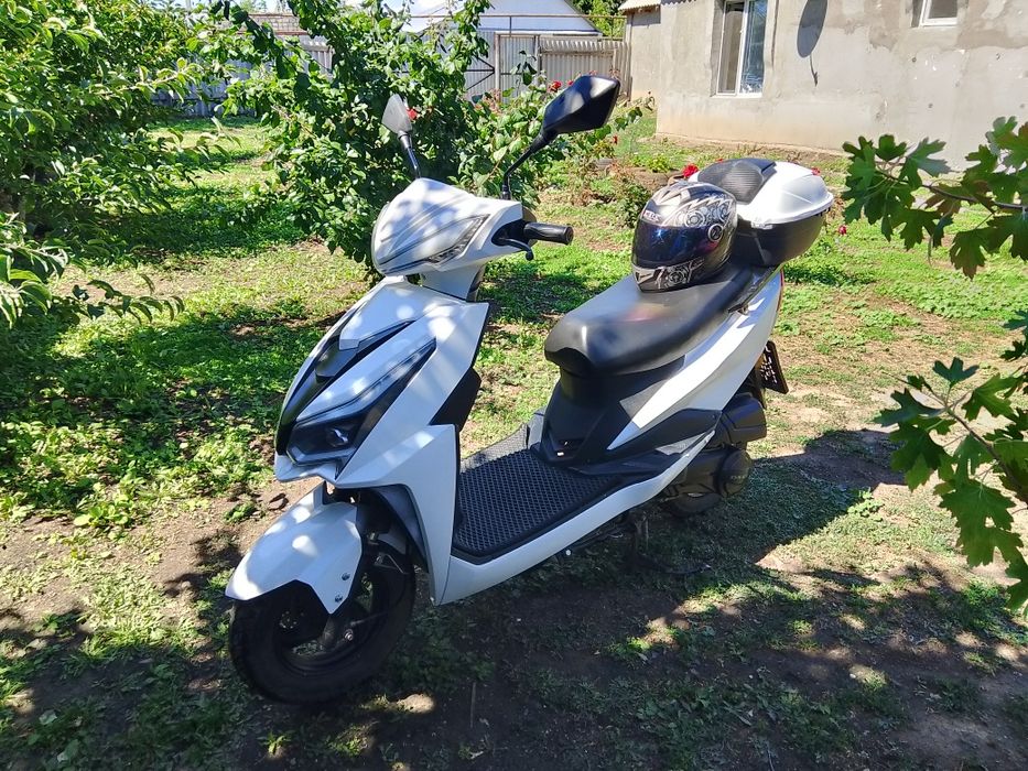 Продам скутер Номад 700.