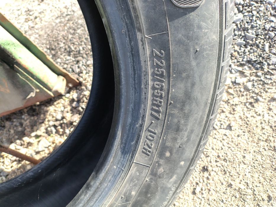 Продам шины 225/65R17