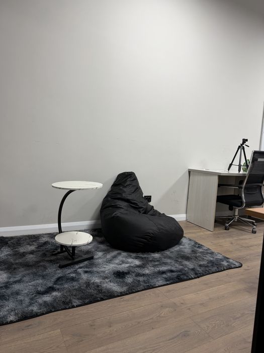 Пуфик и ковер продам