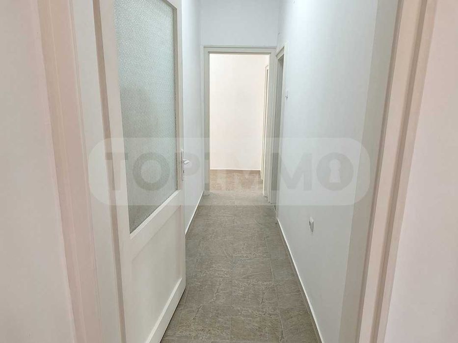 Дава се под наем Офис в Варна, Гръцка махала - 100 кв.м за 1097.01 € - Снимка #10