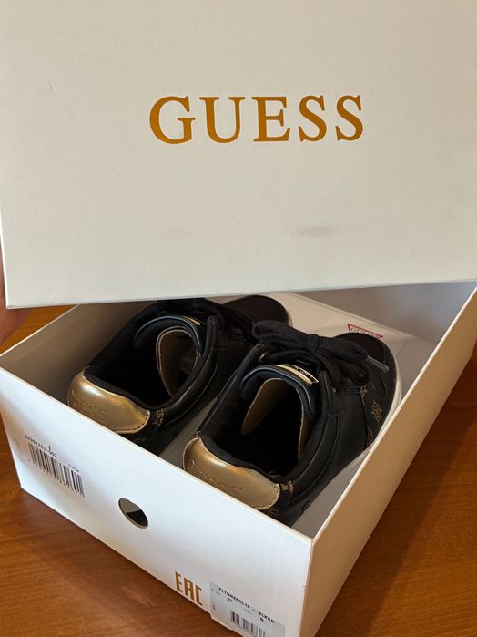 Дамски обувки Guess