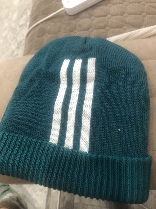Продам шапку адидас