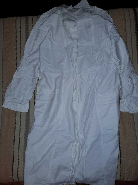 Белые халаты новые 50-54 размер