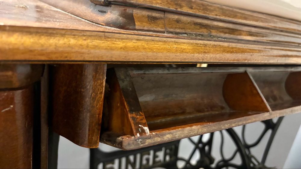 Lavoar baie pe masă de cusut Singer originală, restaurată, design unicat