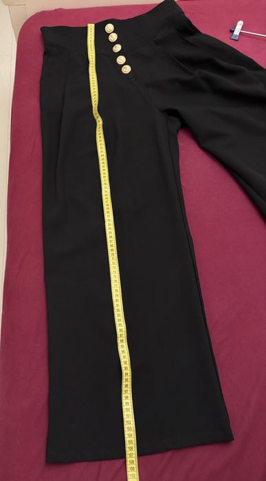 Pantaloni largi cu talie inalta