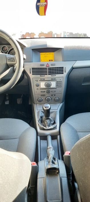 Dezmembrez Opel Astra H 1.9 Cdti Z19DT